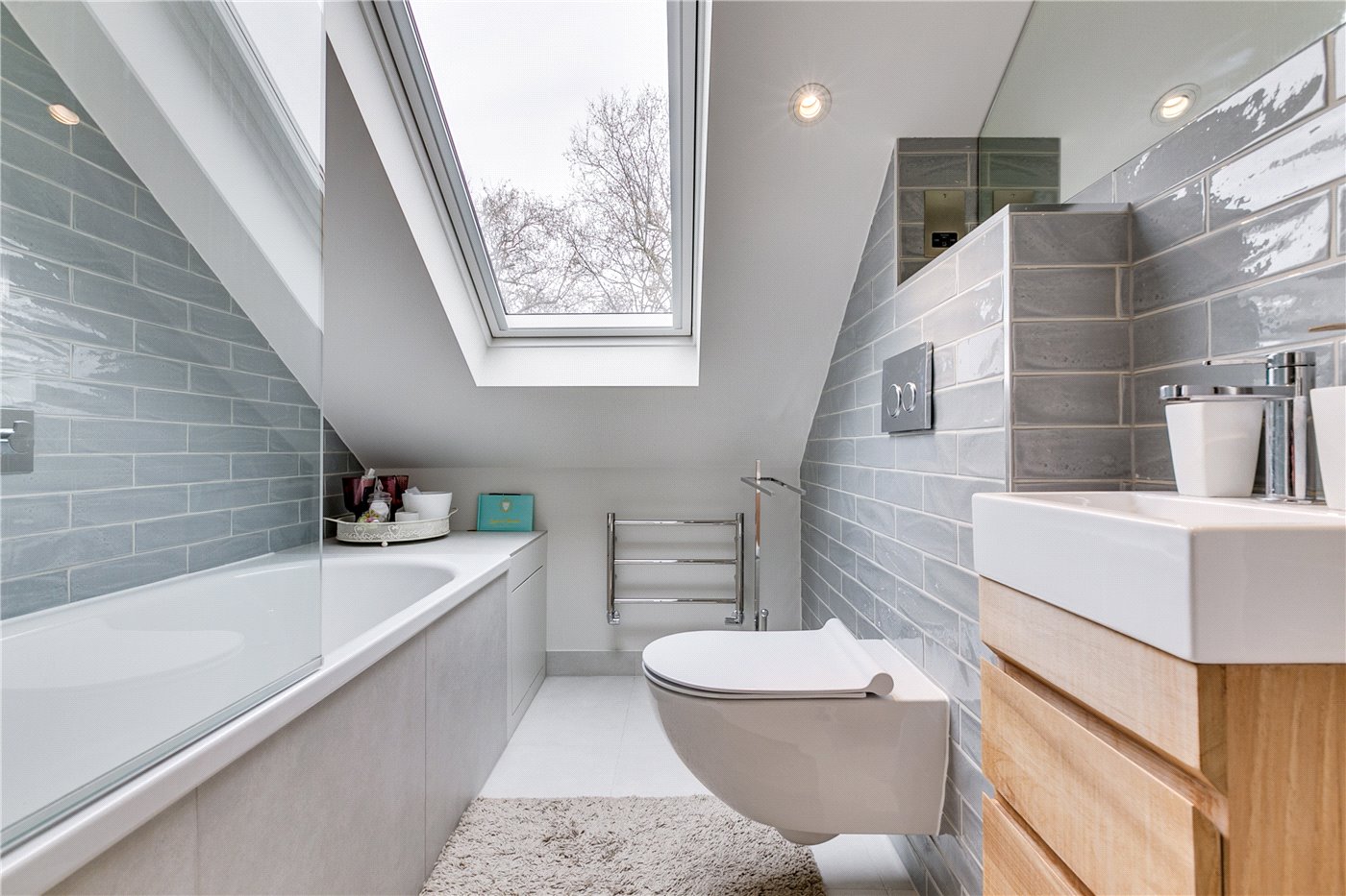 New Kings Road, Fulham/Parsons Green, London, SW6